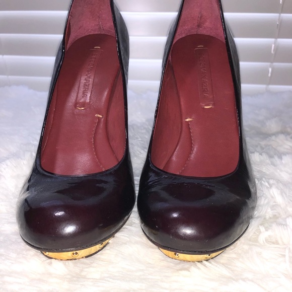 BCBGMAXAZRIA Gold Trim Platform Heels - Picture 3 of 7